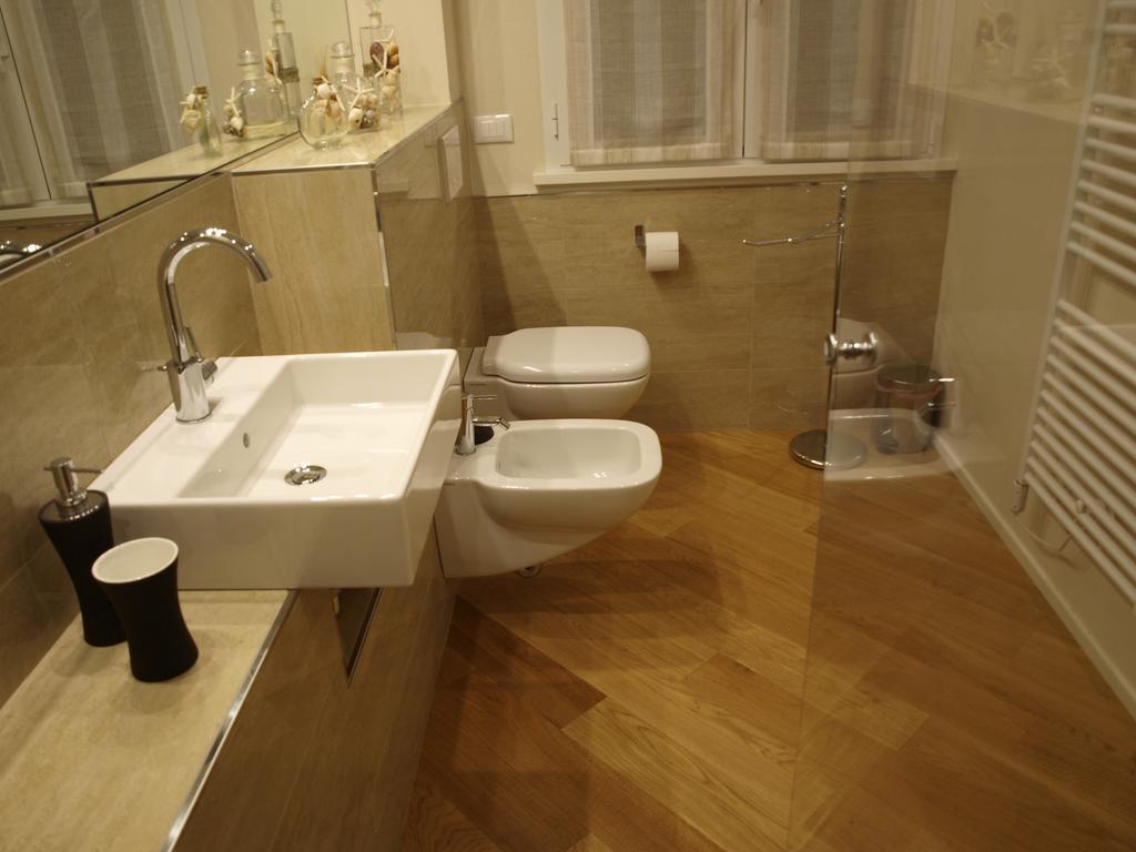 Il Pontile Holidays Apartment Marina di Pietrasanta Zimmer foto