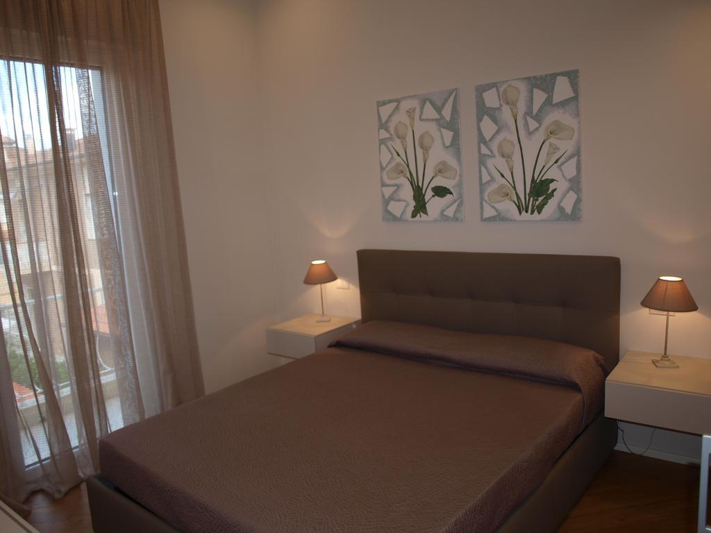Il Pontile Holidays Apartment Marina di Pietrasanta Zimmer foto