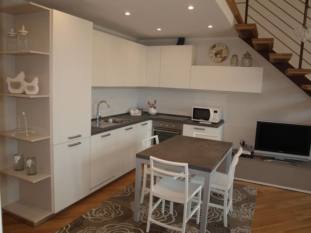 Il Pontile Holidays Apartment Marina di Pietrasanta Zimmer foto